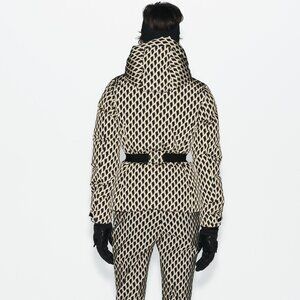 Meet your Posher, Paula